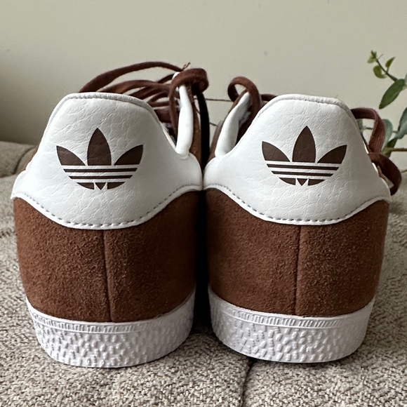 Adidas Gazelle Brown and White Sneakers - Picture 4 of 4